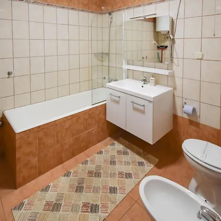 Coastal Comfort Family Apartment *